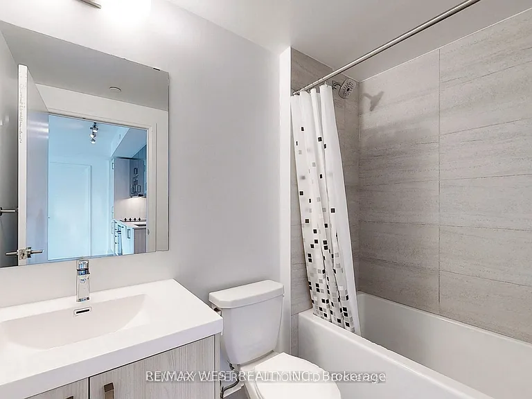 77 Mutual St #708 — Photo 26