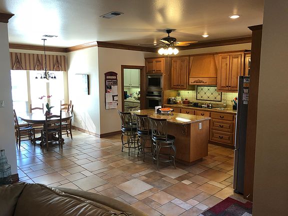 Kitchen and breakfast nook