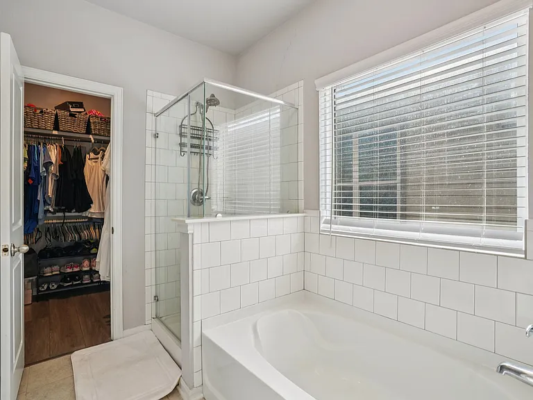 8915 Portobello Way — Photo 40