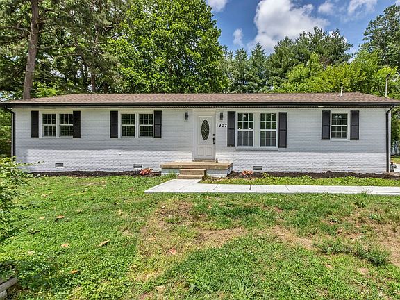 2nd image of 1907 Russell Dr