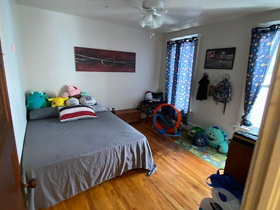 3rd image of 729 Glen Oak St #2