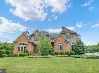 5 Appian Dr, Carlisle, PA 17015