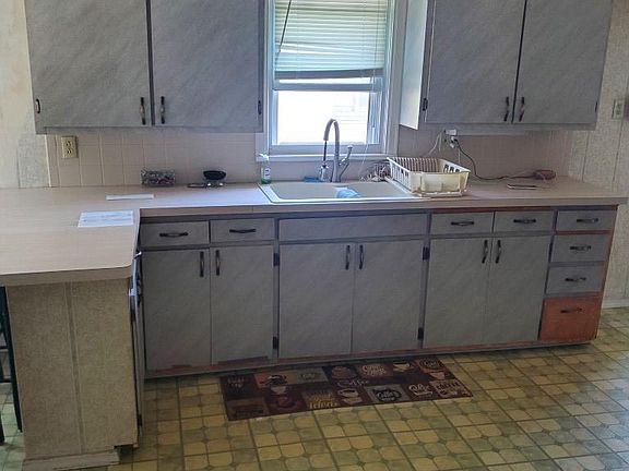 2nd image of 1519 Elwood Ave