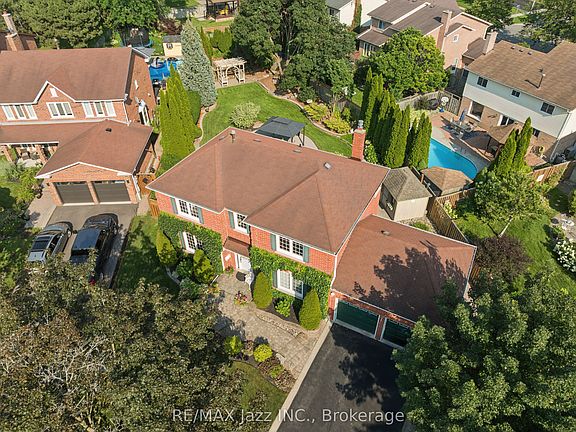 4th image of 48 Butterfield Cres