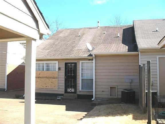 2nd image of 3903 Glencoe Dr