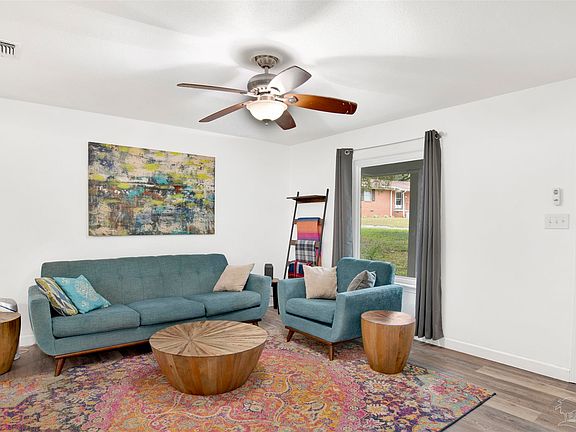 3rd image of 45 Lehigh Cir