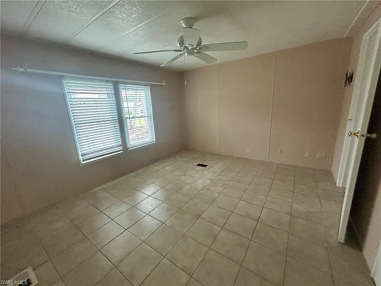 130 Grassy Key Ln #37 — Photo 10