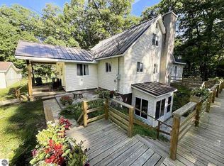 9350 W Jennings Rd, Lake City, MI 49651