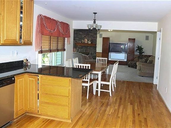 4th image of 4686 Flagstone Dr