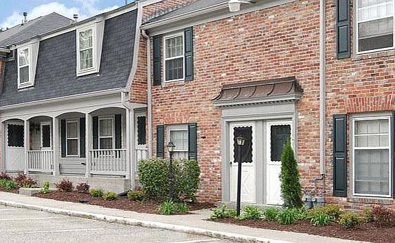 3rd image of 212 Yeardley Dr