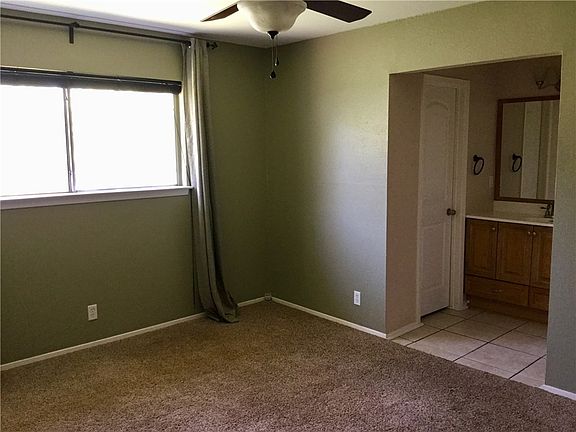 5th image of 304 S Mount Rushmore Dr