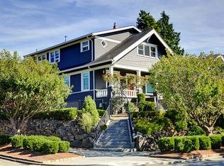 2222 Nob Hill Ave N, Seattle, WA 98109
