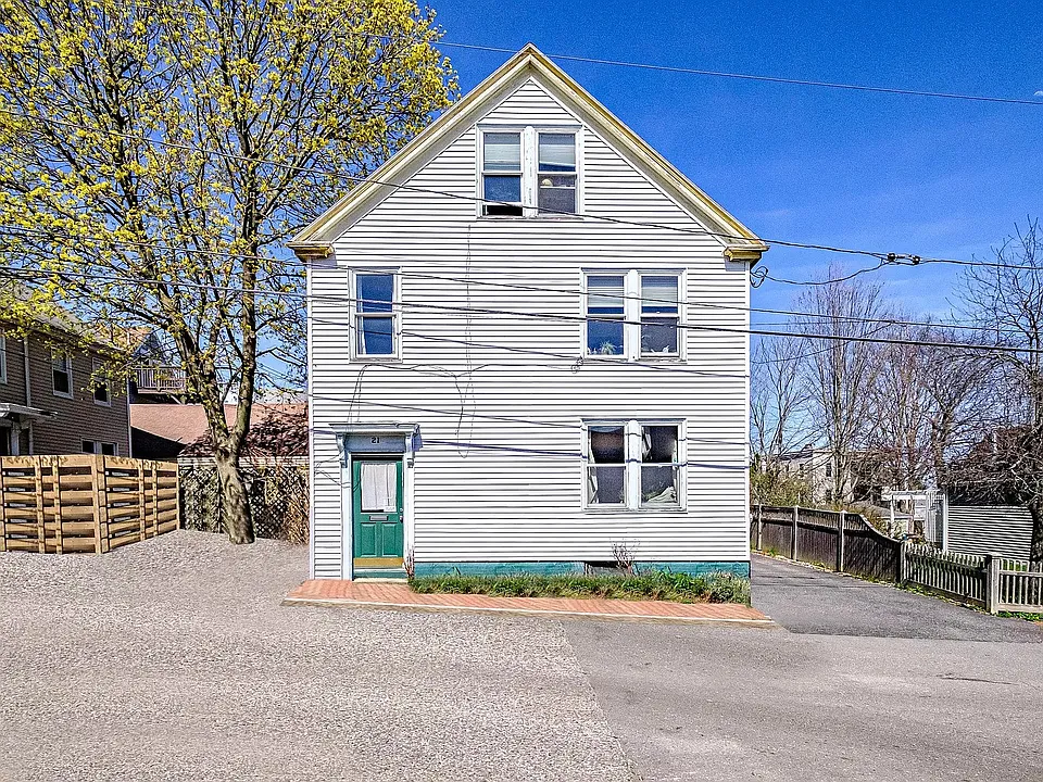 21 Briggs St #3