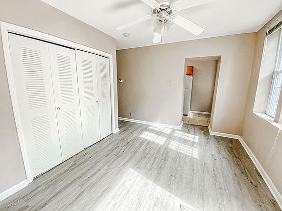 2nd image of 1218 Columbia St APT 4