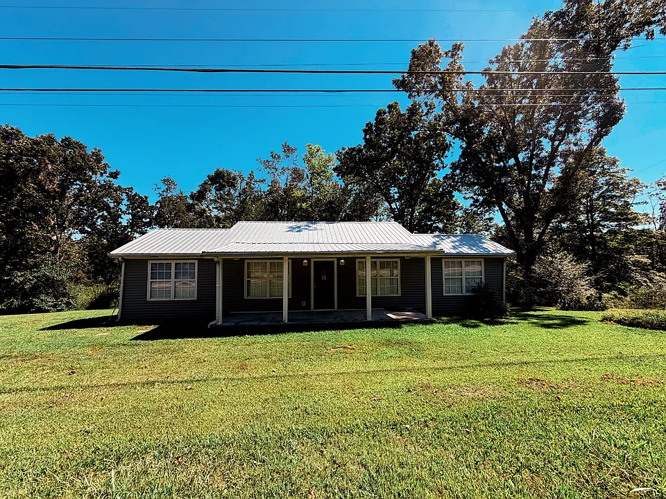 7456 Highway 100