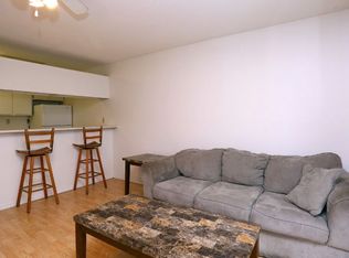 706 S Locust St #38, Champaign, IL 61820