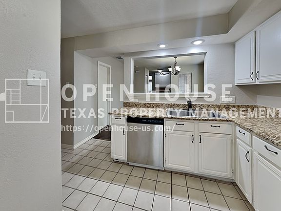 5th image of 2512 Melissa Ln
