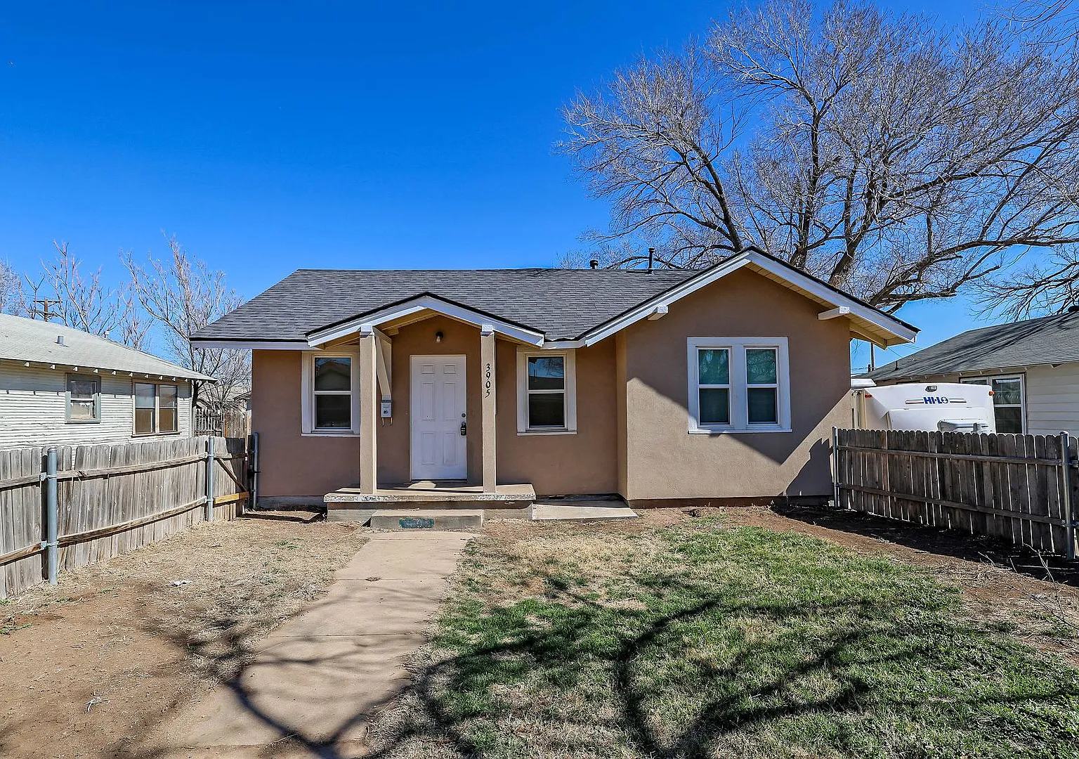 Great 3/2 in Southlawn — Photo 1