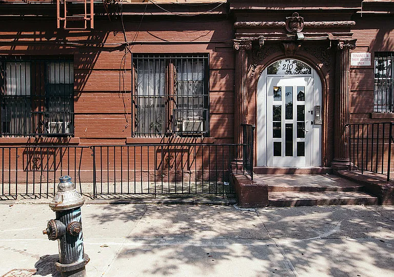 206 Scholes St #8 — Photo 16