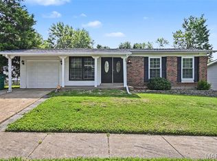 11748 Vizcuya Ct, Florissant, MO 63033