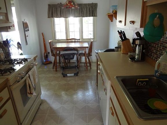 3rd image of 836 Fox Hollow Dr #836