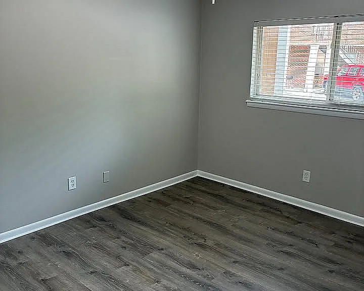 Crestline Court — Photo 8