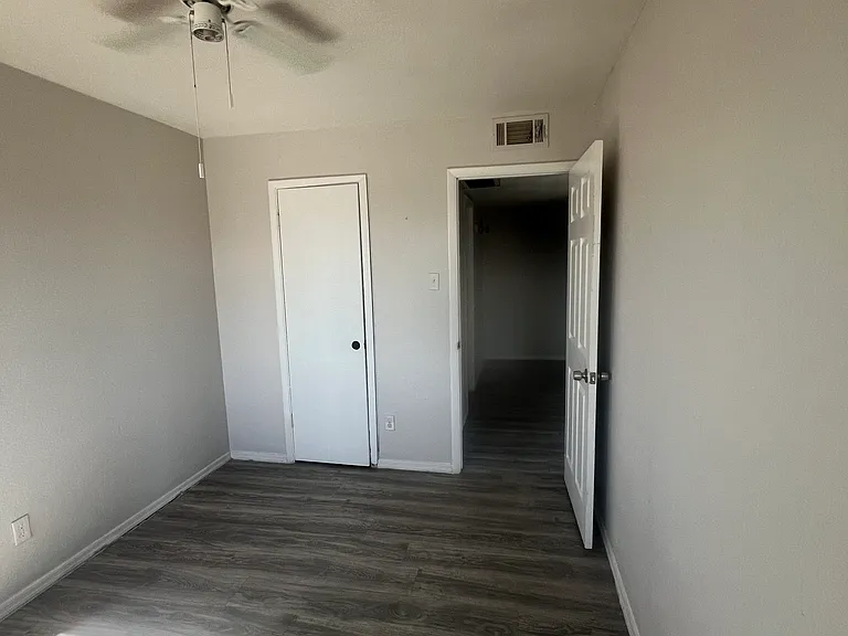 4023 W Reade Ave — Photo 4