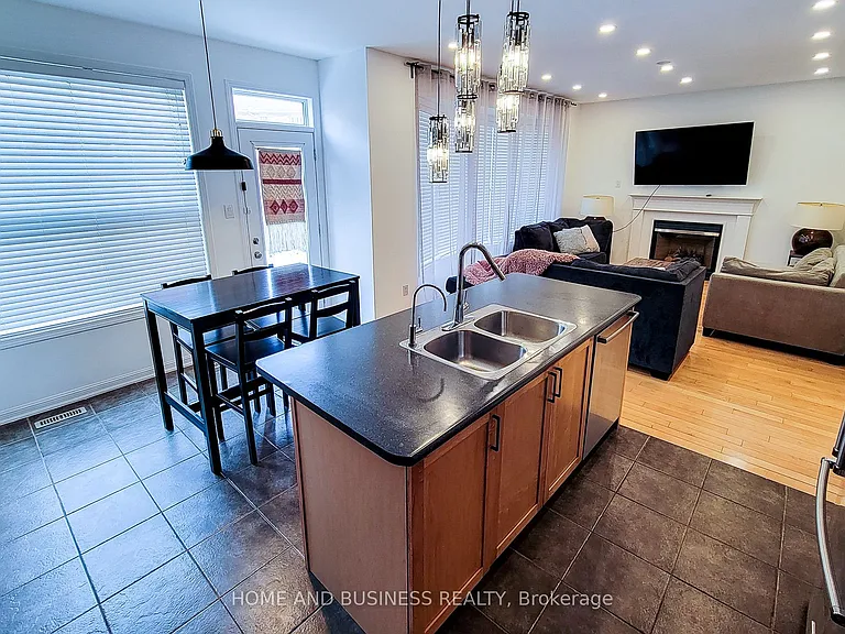 913 McEwan Dr — Photo 15