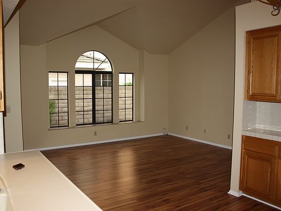 3rd image of 1049 Fairview Ave Unit 1