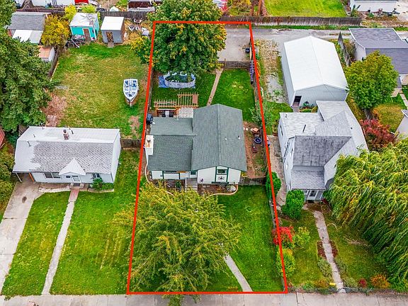 5th image of 3518 E Grace Ave
