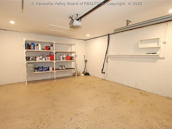 4th image of 501 Abney St