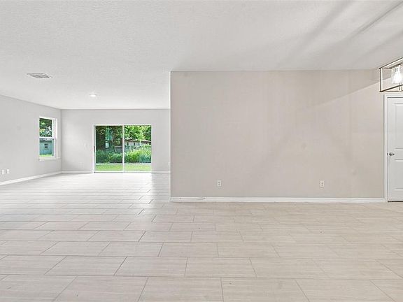 4th image of 809 S LOCUST AVENUE
