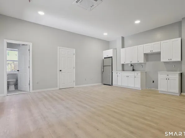 219 Bank St #2, New London, CT 06320