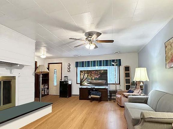 5th image of 512 Harry St