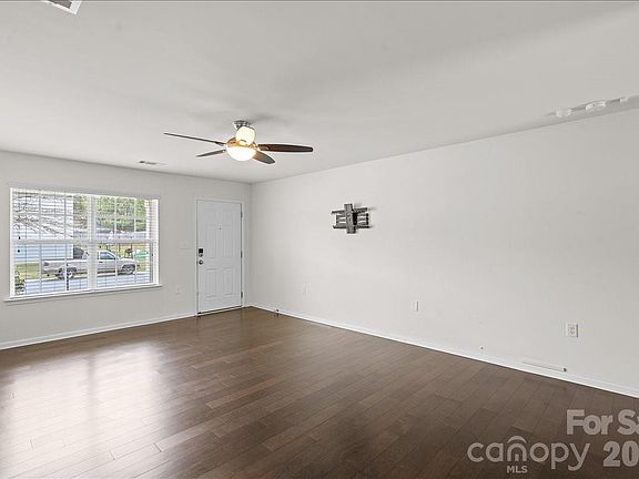5th image of 6066 Benedict Pl