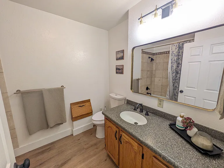 440 Cottonwood Ln — Photo 4