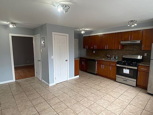 3rd image of 23-33 33rd Ave #3