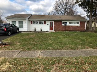 33 Ivory Rock Rd, Levittown, PA 19057
