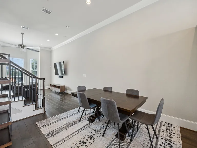 2268 Alterbrook Ln — Photo 16