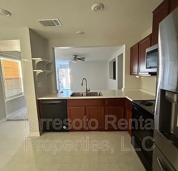 5910 Sandy Lake St — Photo 10