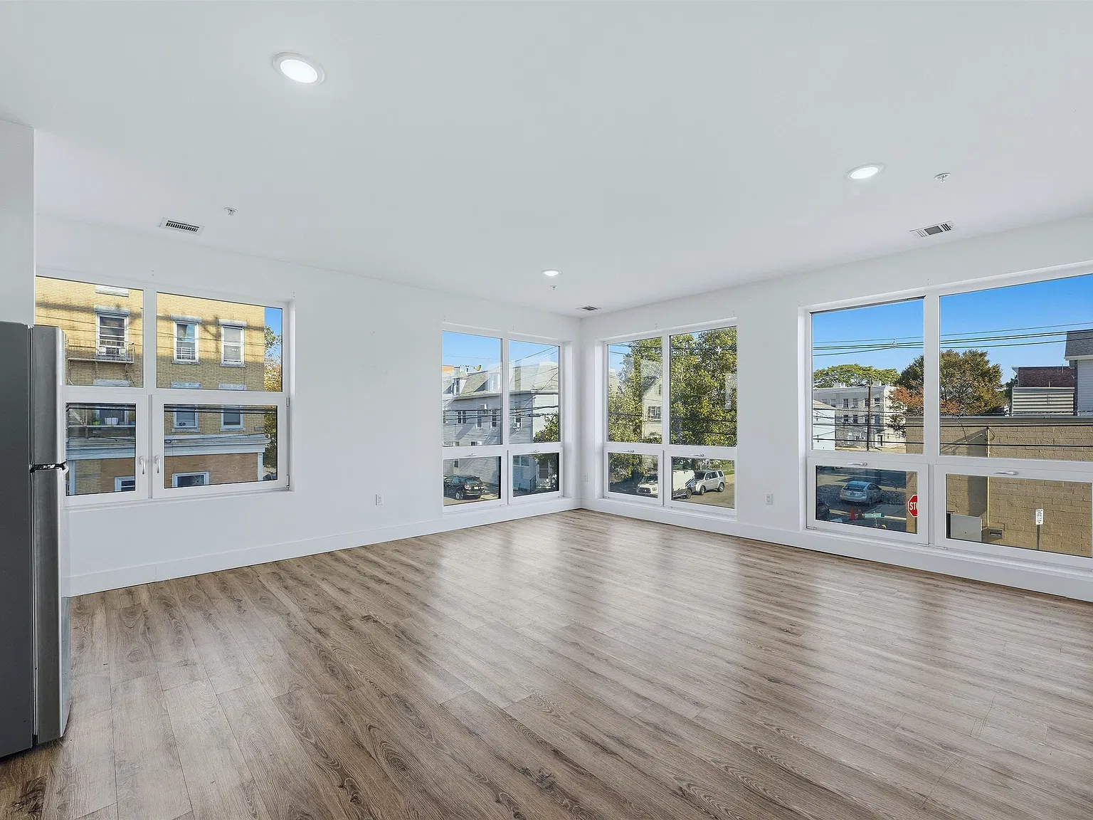 2 bed, 2.0 bath, $2,600 — Photo 2