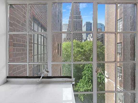 4th image of 25 Tudor City Pl APT 609