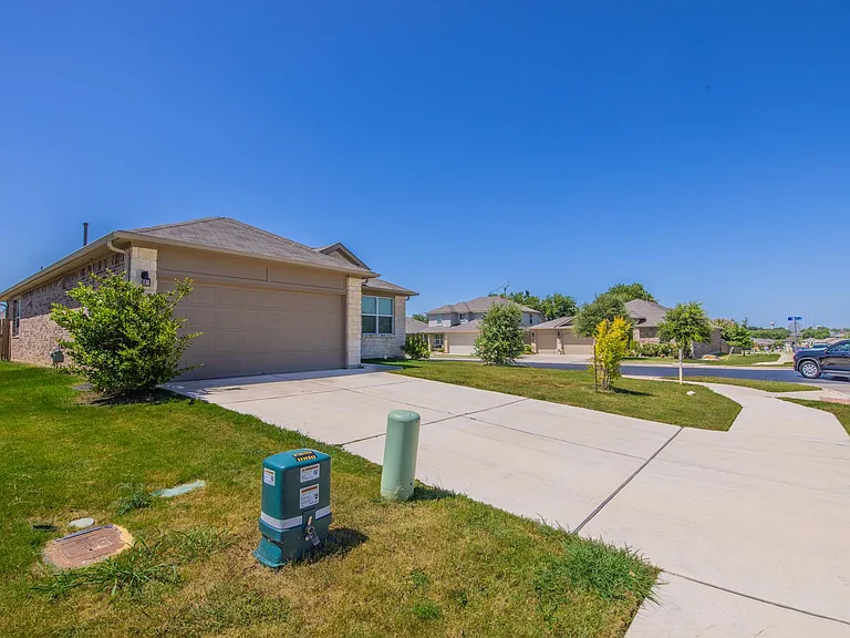 225 Baum Dr — Photo 22