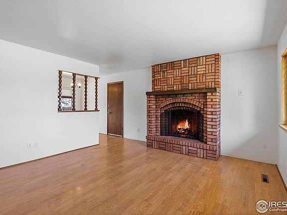 5th image of 705 Greenbriar Dr