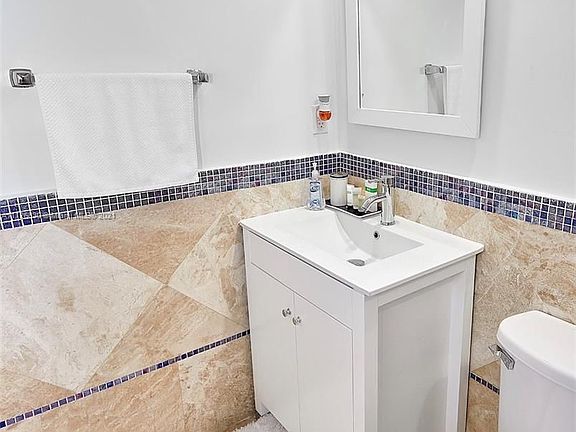 4th image of 7904 West Dr APT 805
