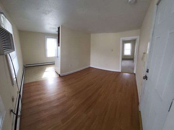55 Village St APT 2, Vernon Rockville, CT 06066