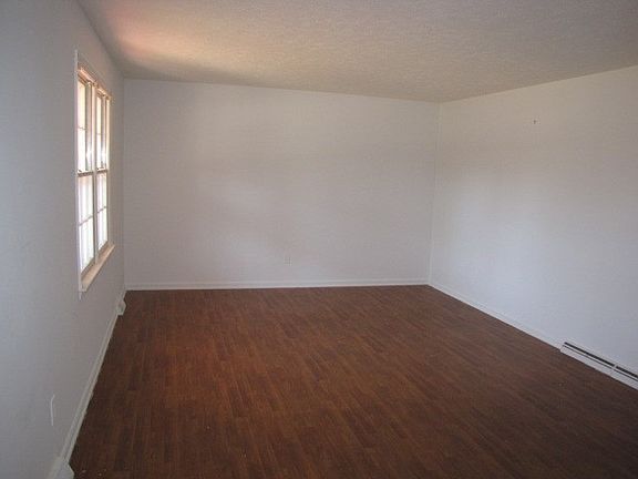5th image of 400 Martin Ave
