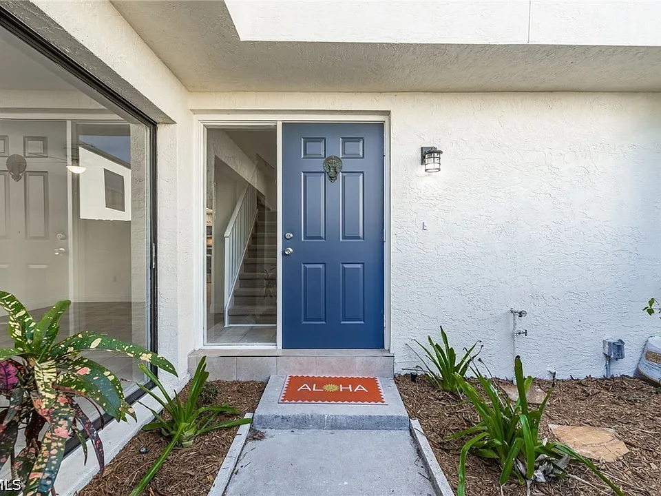 11674 Pointe Circle Dr