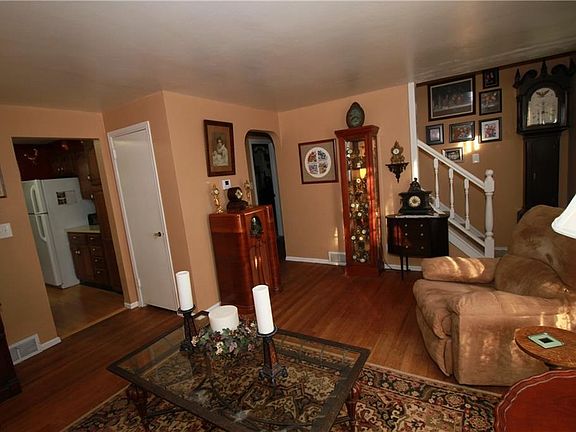 3rd image of 152 Terrace Dr