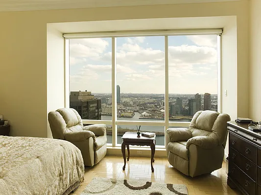 Sold by Sotheby's International Realty | media 7